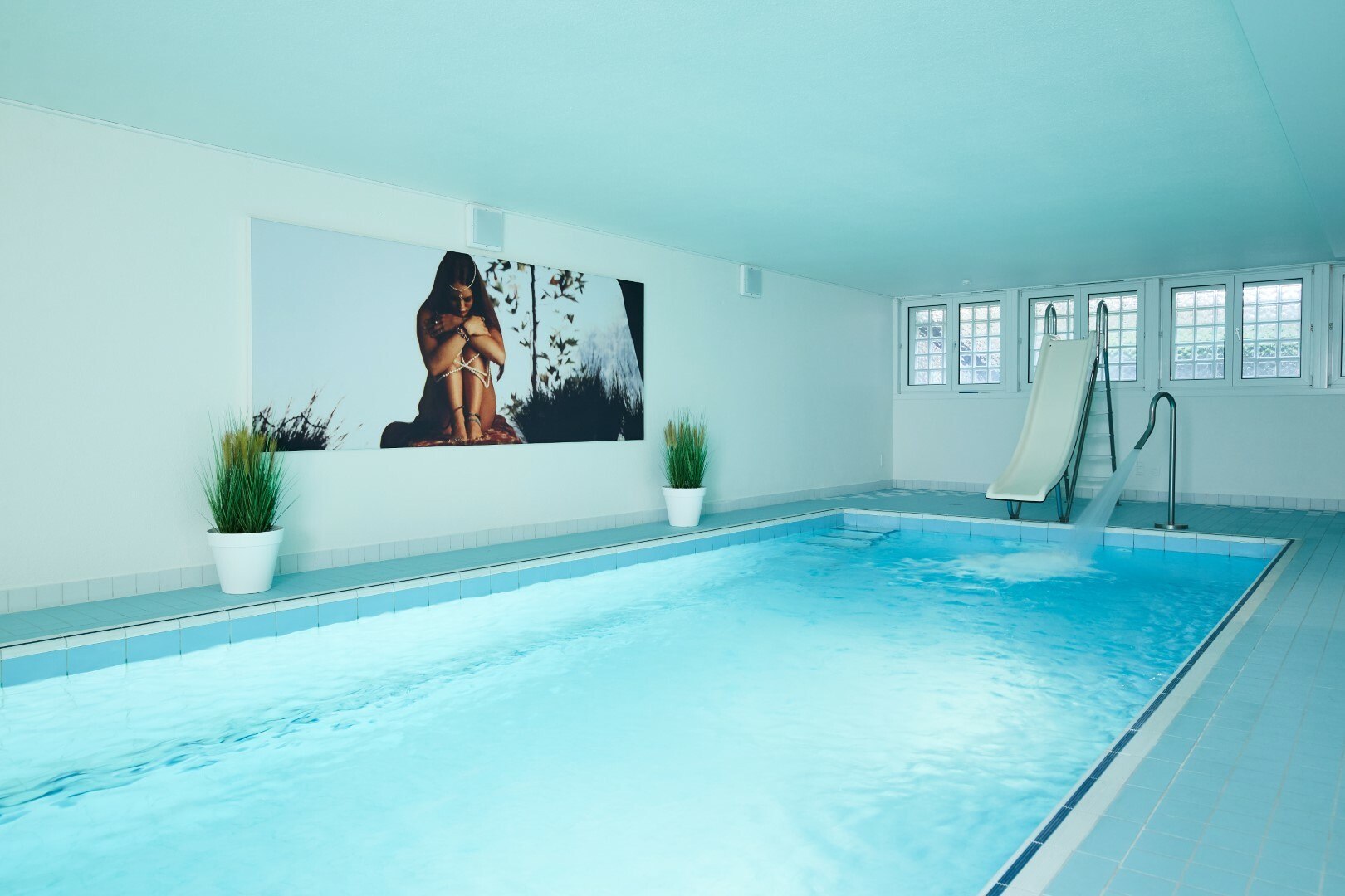 Cette réverbération typique dans une piscine ? On va s'en débarrasser !