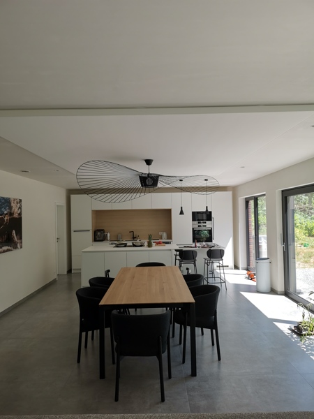 COUSTceiling met doorvoer voor lamp